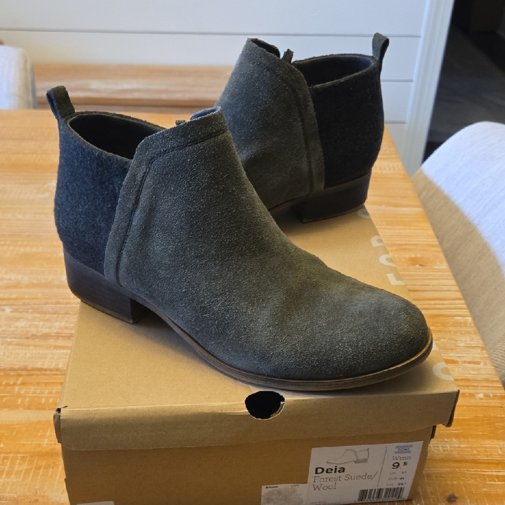 Toms Dark Green Suede Ankle Booties
